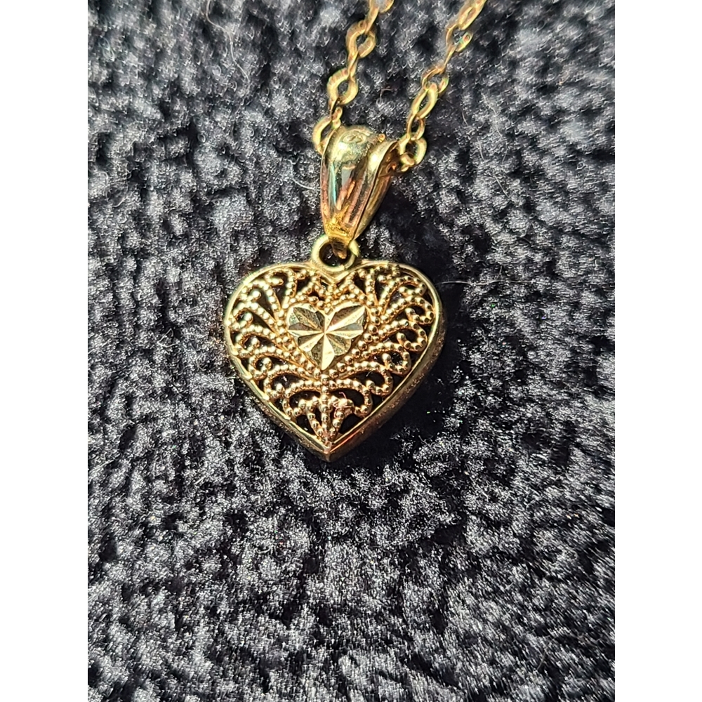 Child/ womens gold heart necklace